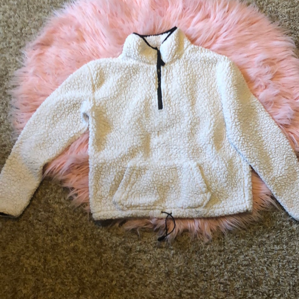 Fussy jacket🤍